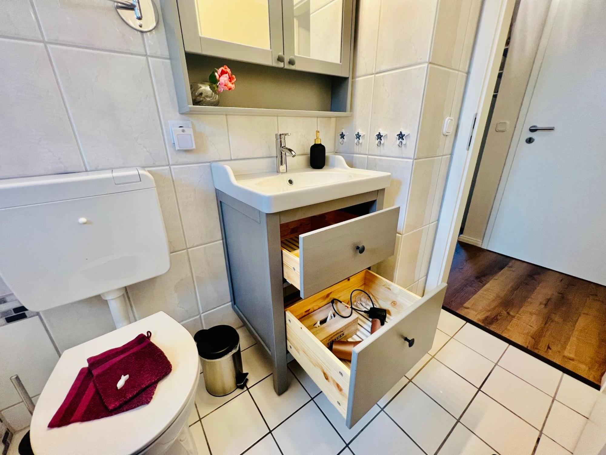 Seelund - Meeresrauschen Lauschen - Ruhiges Sonniges Apartment Mit Garten Und Terrasse Nahe Strand Und Ostsee Schönhagen Eksteriør bilde