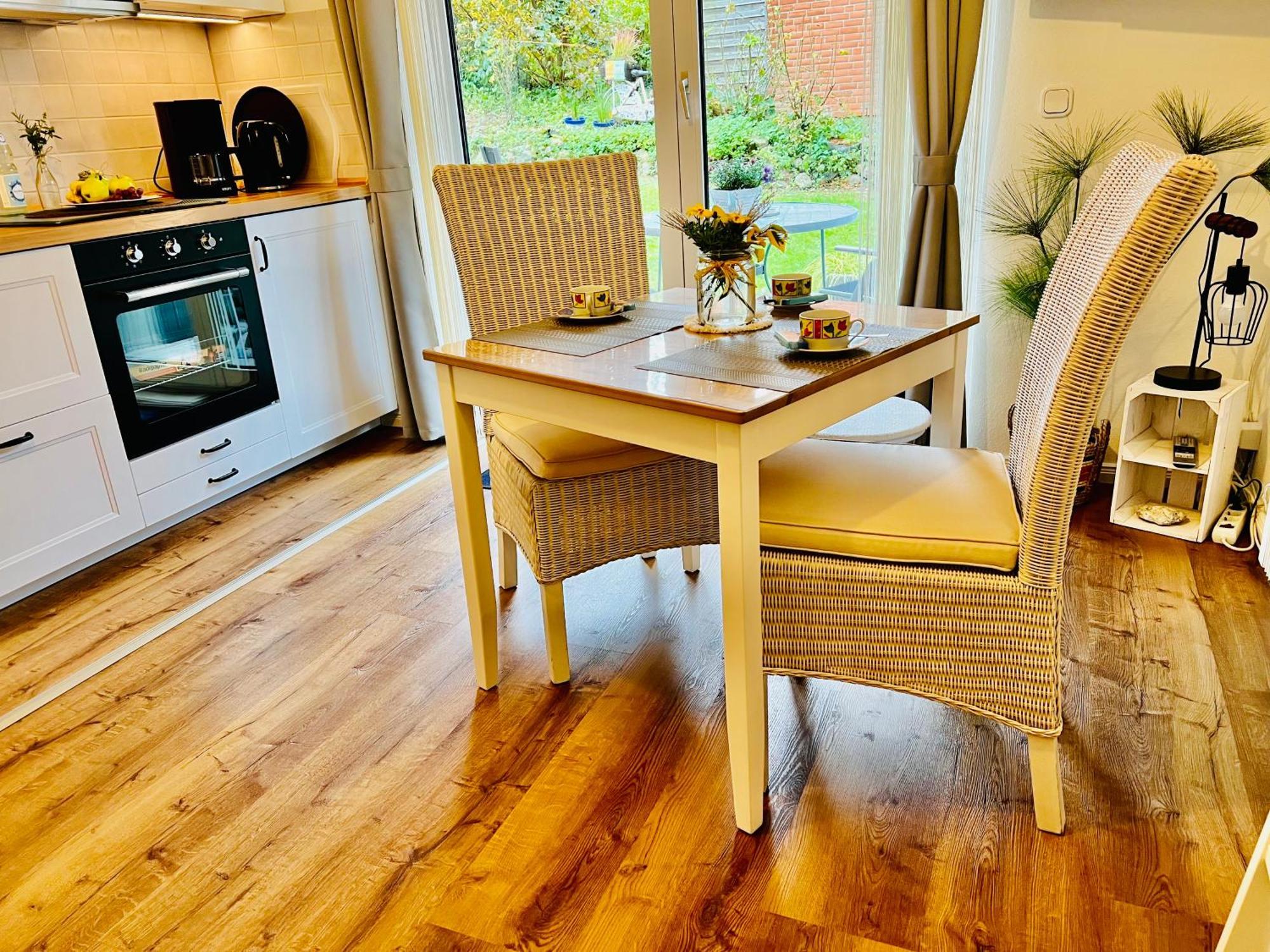 Seelund - Meeresrauschen Lauschen - Ruhiges Sonniges Apartment Mit Garten Und Terrasse Nahe Strand Und Ostsee Schönhagen Eksteriør bilde